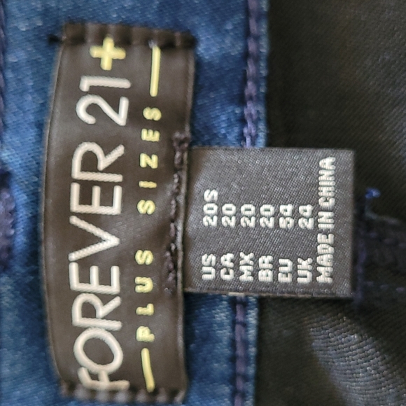 Forever 21 Plus Jeans - Picture 9 of 10